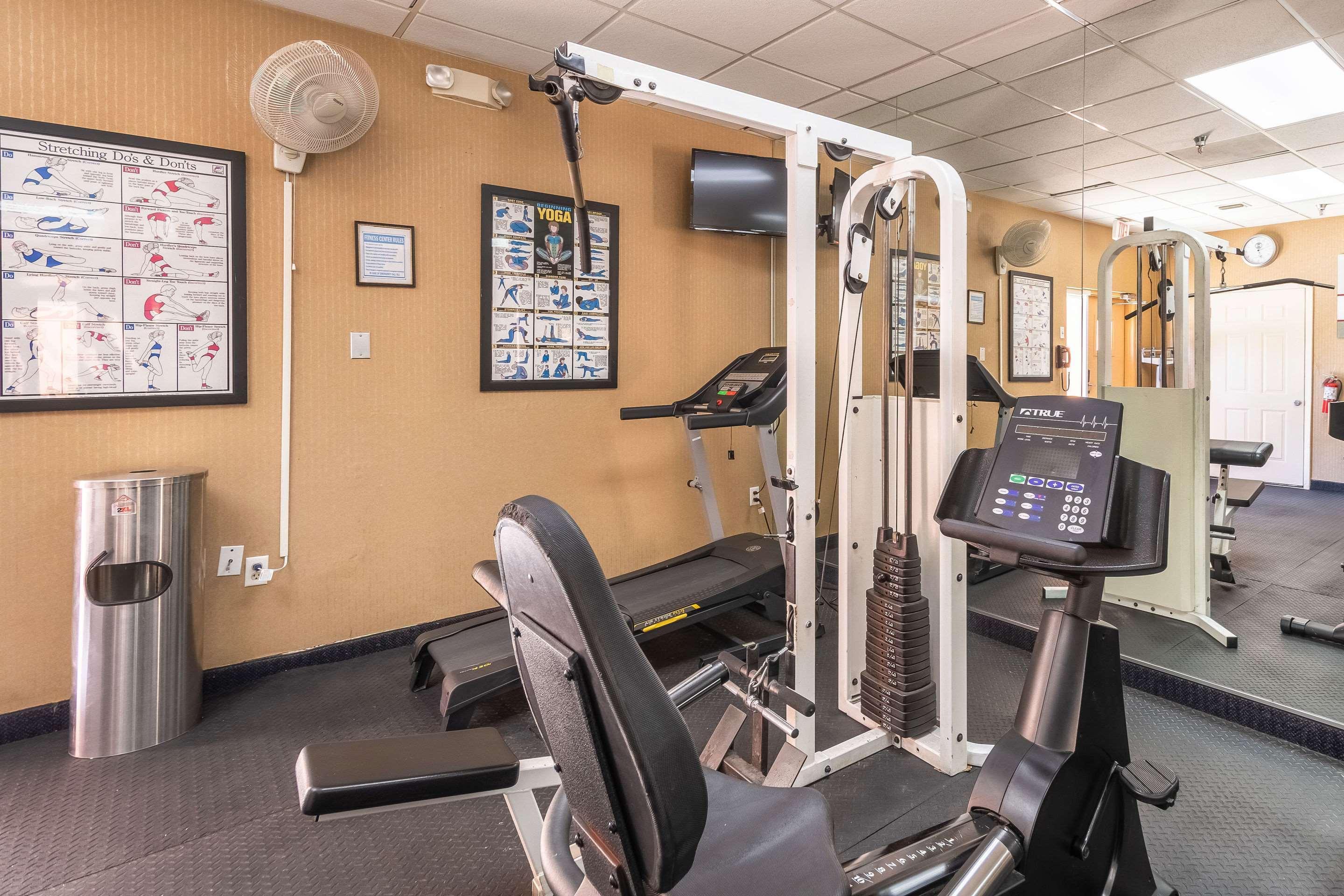 Clarion Inn & Suites Central Clearwater Beach Eksteriør billede