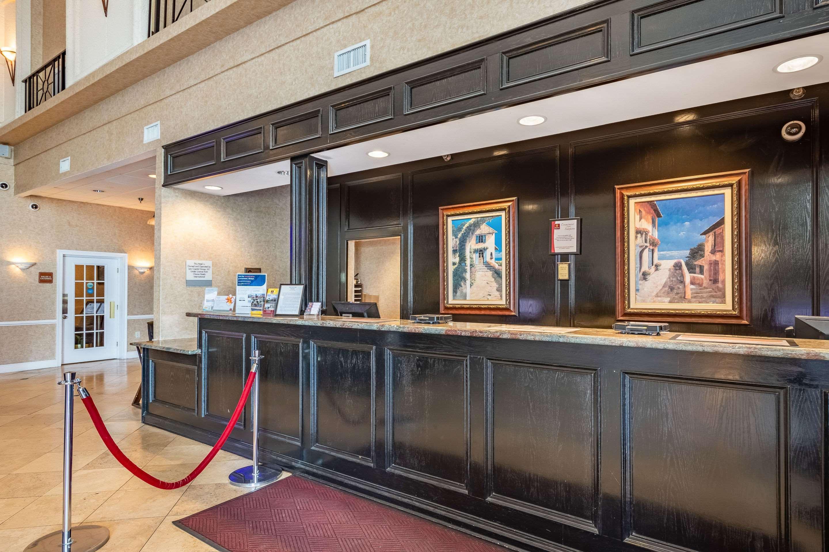 Clarion Inn & Suites Central Clearwater Beach Eksteriør billede