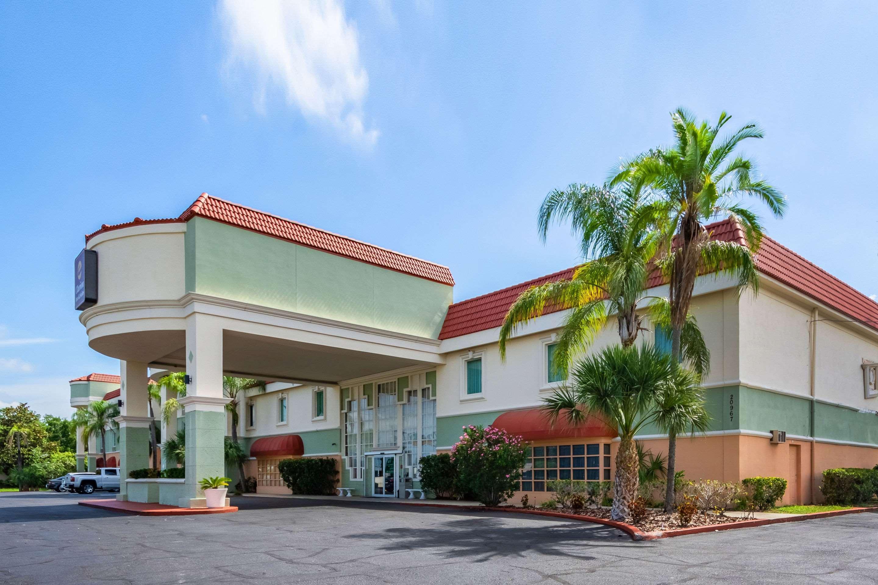 Clarion Inn & Suites Central Clearwater Beach Eksteriør billede
