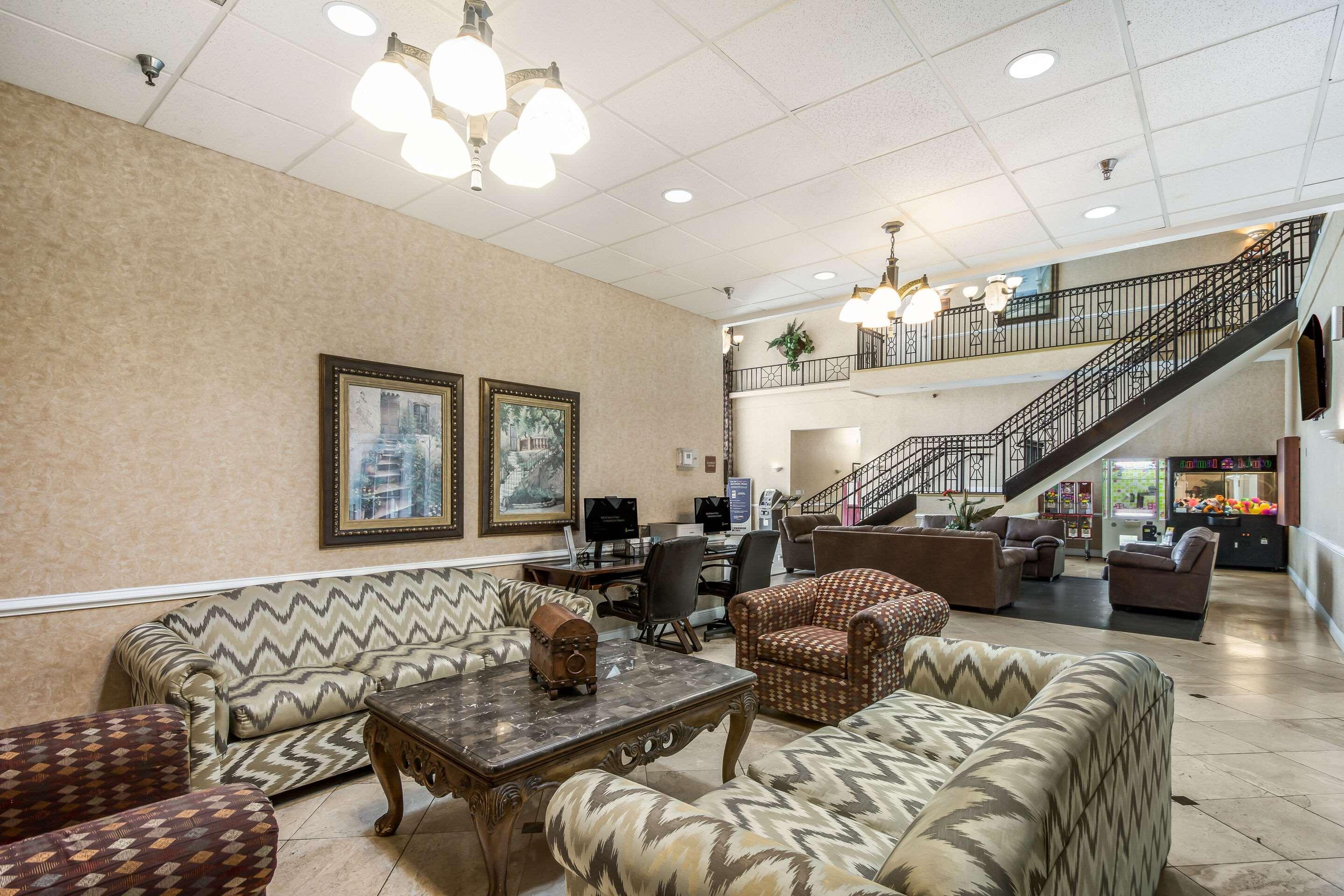 Clarion Inn & Suites Central Clearwater Beach Eksteriør billede